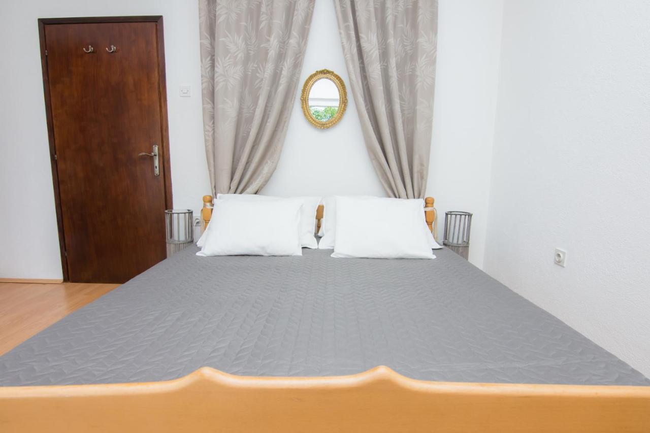 Karmela Rustic Apartment เซนญ์ ภายนอก รูปภาพ
